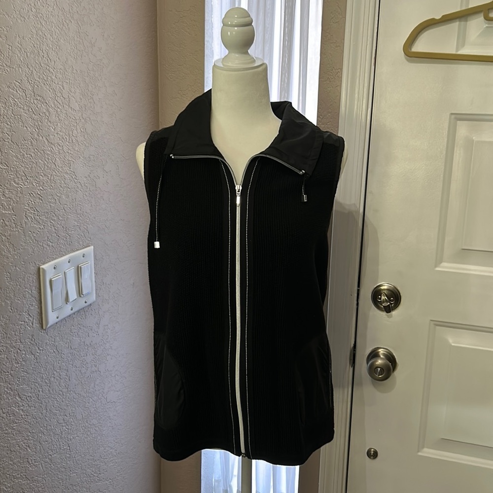 Zenergy by Chicos Black cotton vest with zip font and foldable collar